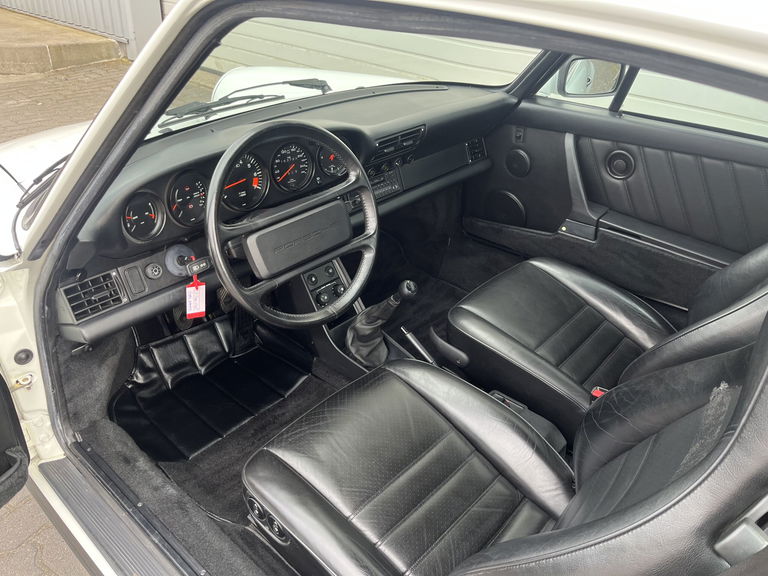 Porsche 911 Carrera 3.2