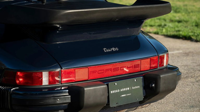 Porsche 911 Turbo 3.3 (US)