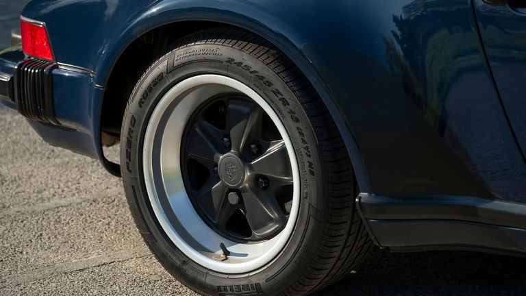 Porsche 911 Turbo 3.3 (US)