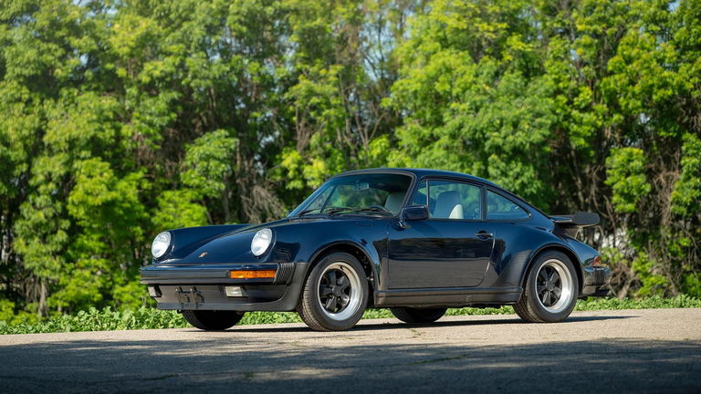 Porsche 911 Turbo 3.3 (US)