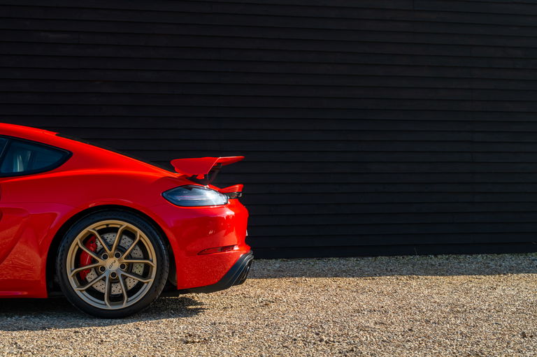 Porsche 718 Cayman GT4