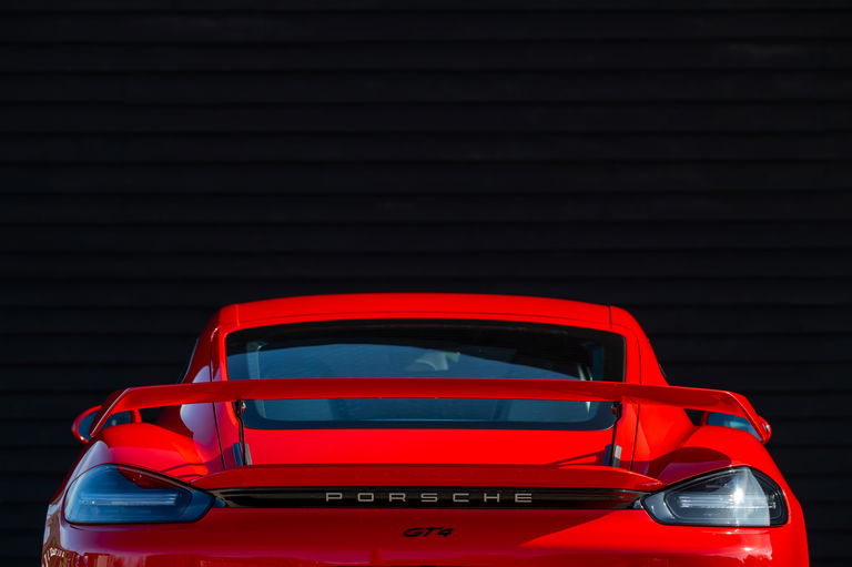 Porsche 718 Cayman GT4