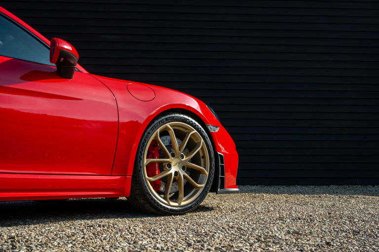 Porsche 718 Cayman GT4