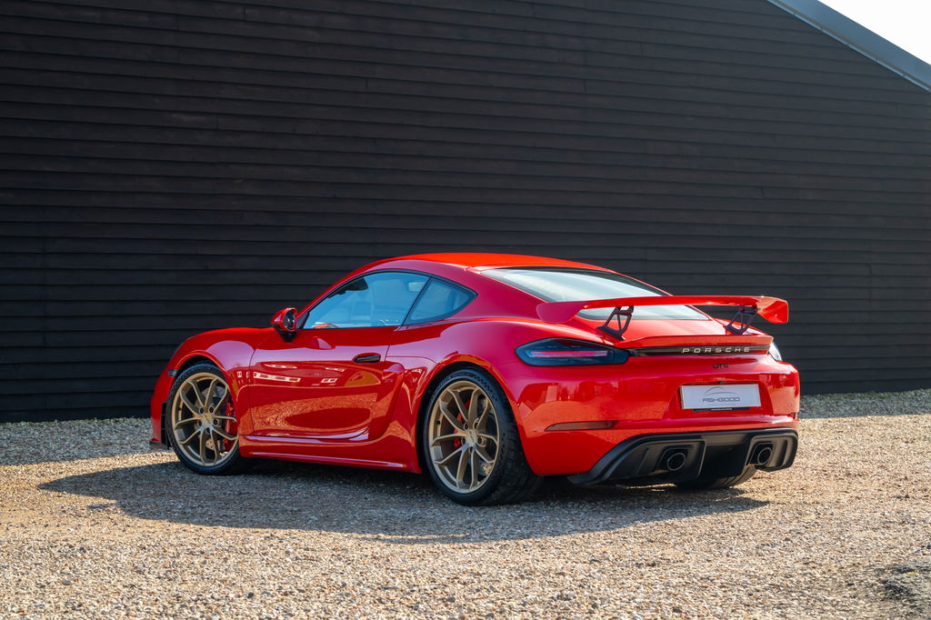 Porsche 718 Cayman GT4