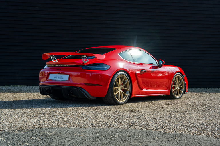 Porsche 718 Cayman GT4