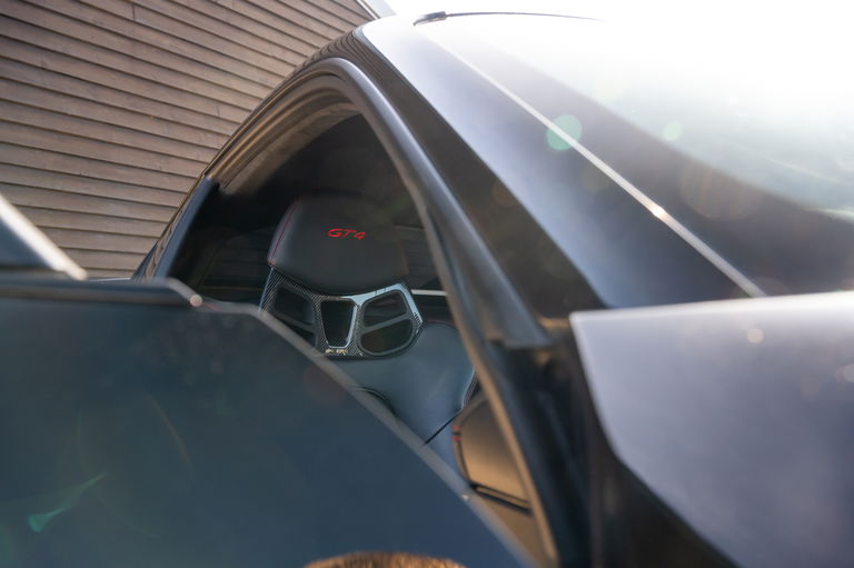 Porsche 718 Cayman GT4