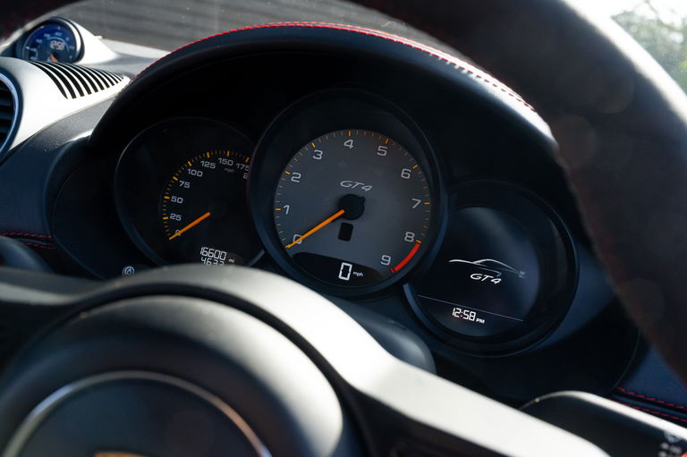 Porsche 718 Cayman GT4