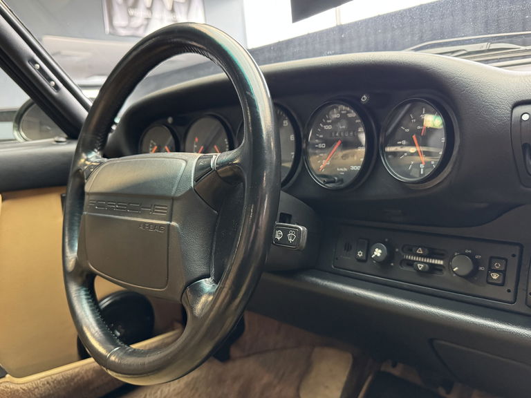 Porsche 964 Carrera 4