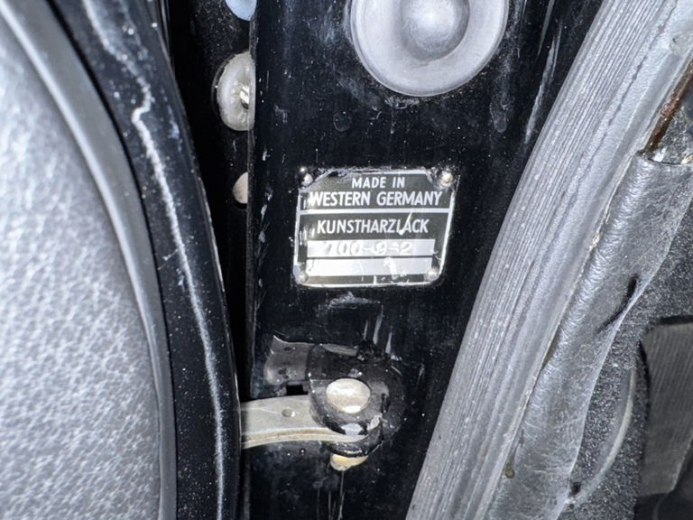 Porsche 911 Carrera 2.7