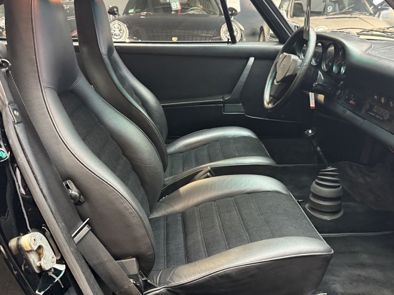 Porsche 911 Carrera 2.7