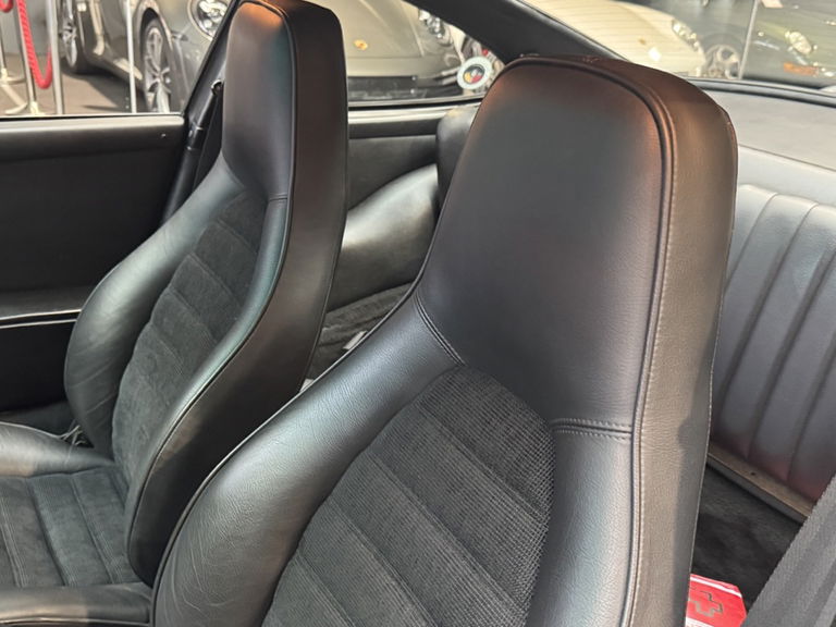 Porsche 911 Carrera 2.7