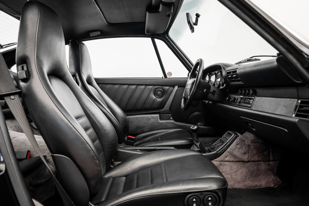 Porsche 964 Carrera 4