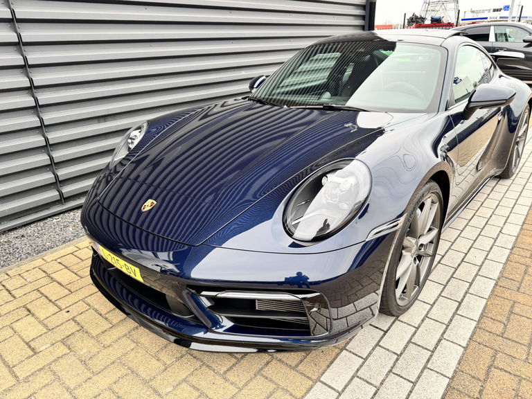 Porsche 992 Carrera