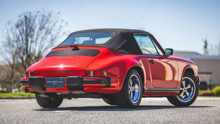 Porsche 911 Carrera 3.2 (US)