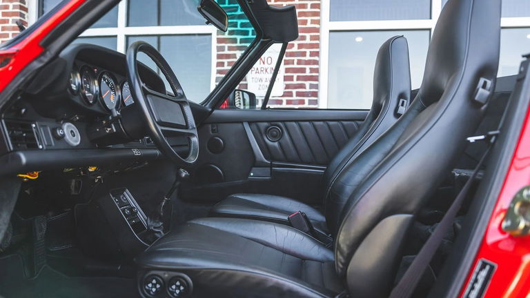 Porsche 911 Carrera 3.2 (US)