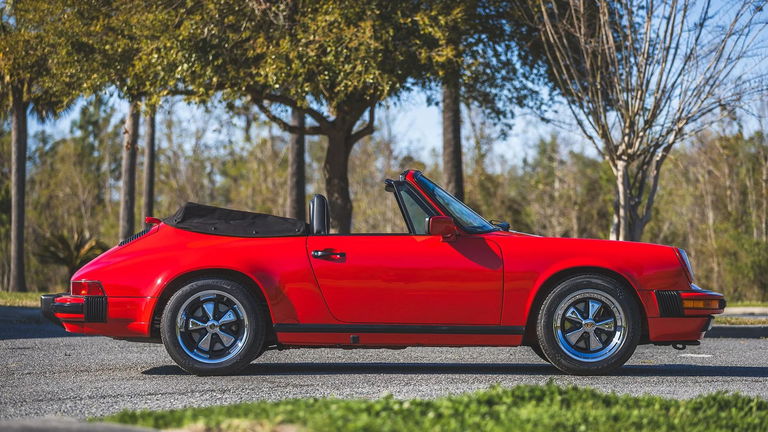 Porsche 911 Carrera 3.2 (US)