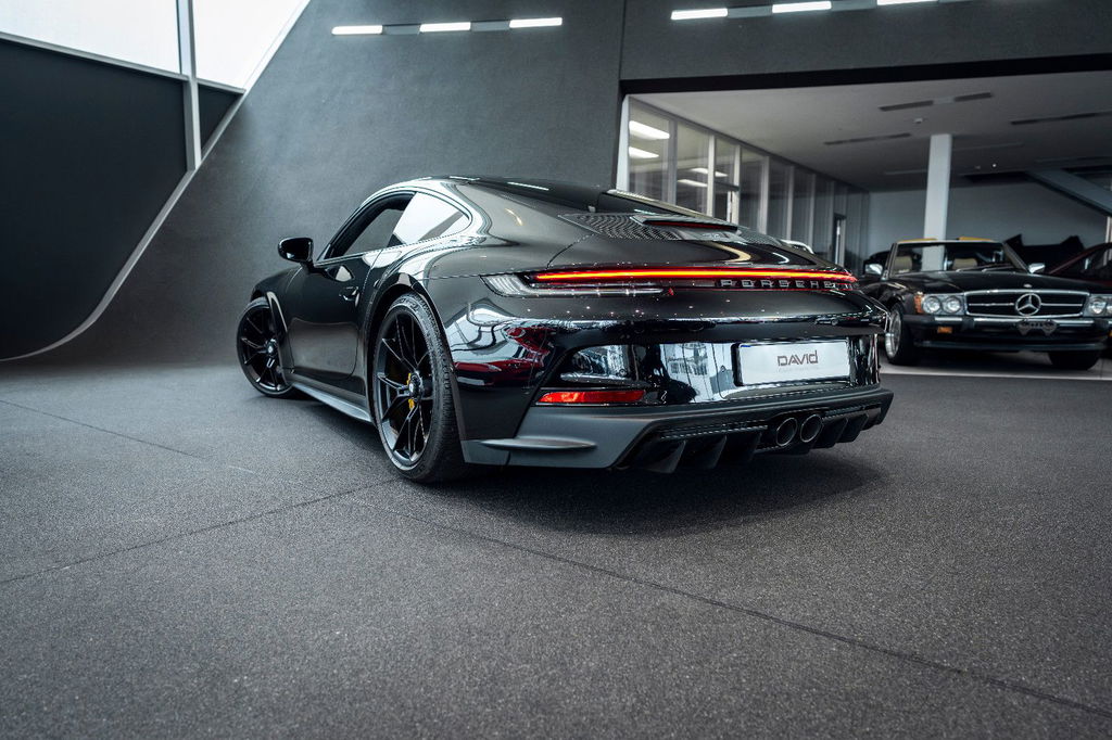 Porsche 992 GT3 Touring