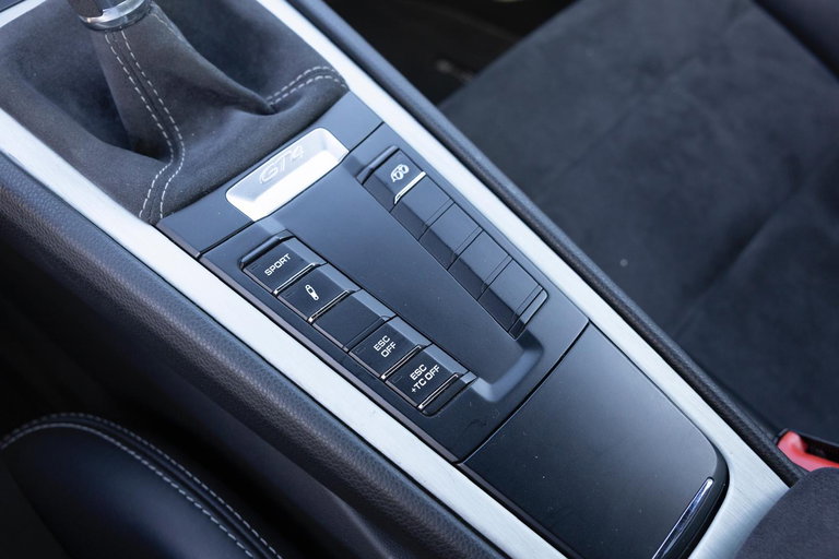 Porsche 981 Cayman GT4