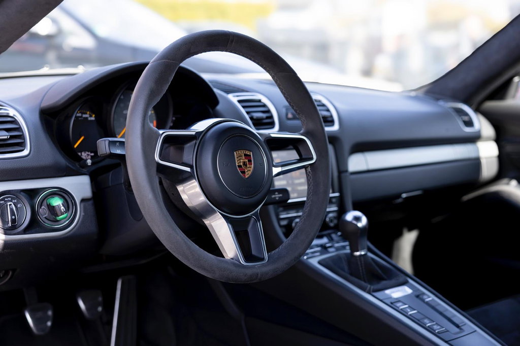 Porsche 981 Cayman GT4