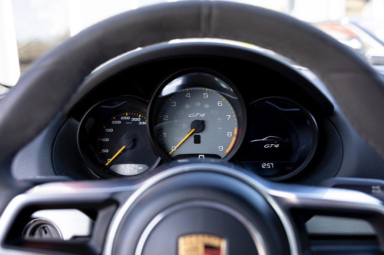 Porsche 981 Cayman GT4