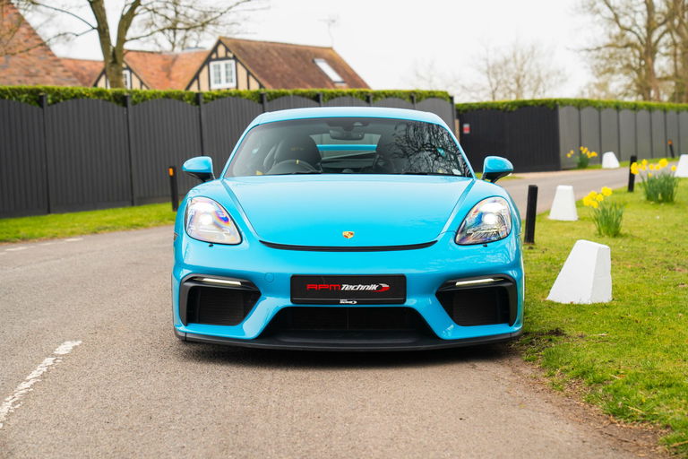 Porsche 718 Cayman GT4