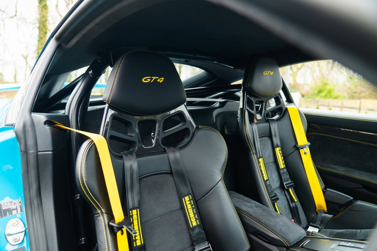 Porsche 718 Cayman GT4