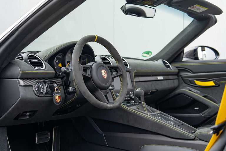 Porsche 718 Spyder RS