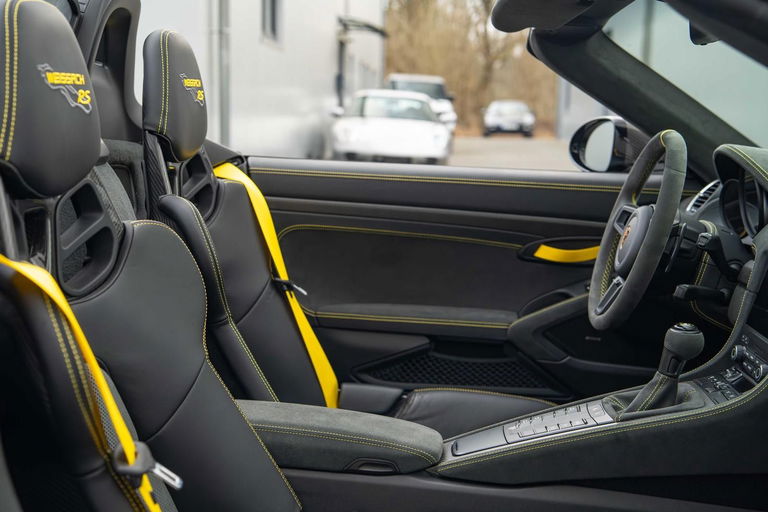 Porsche 718 Spyder RS