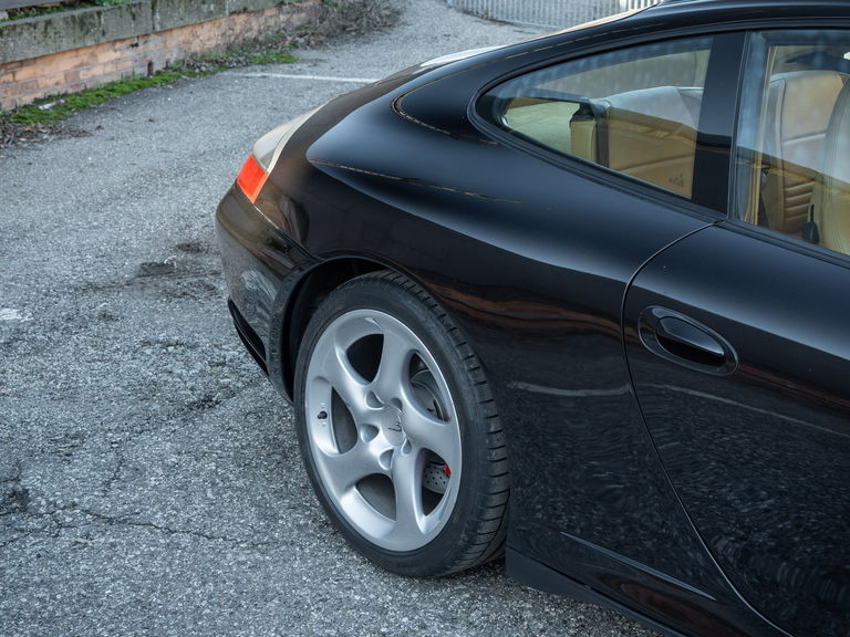 Porsche 996 Carrera 4S