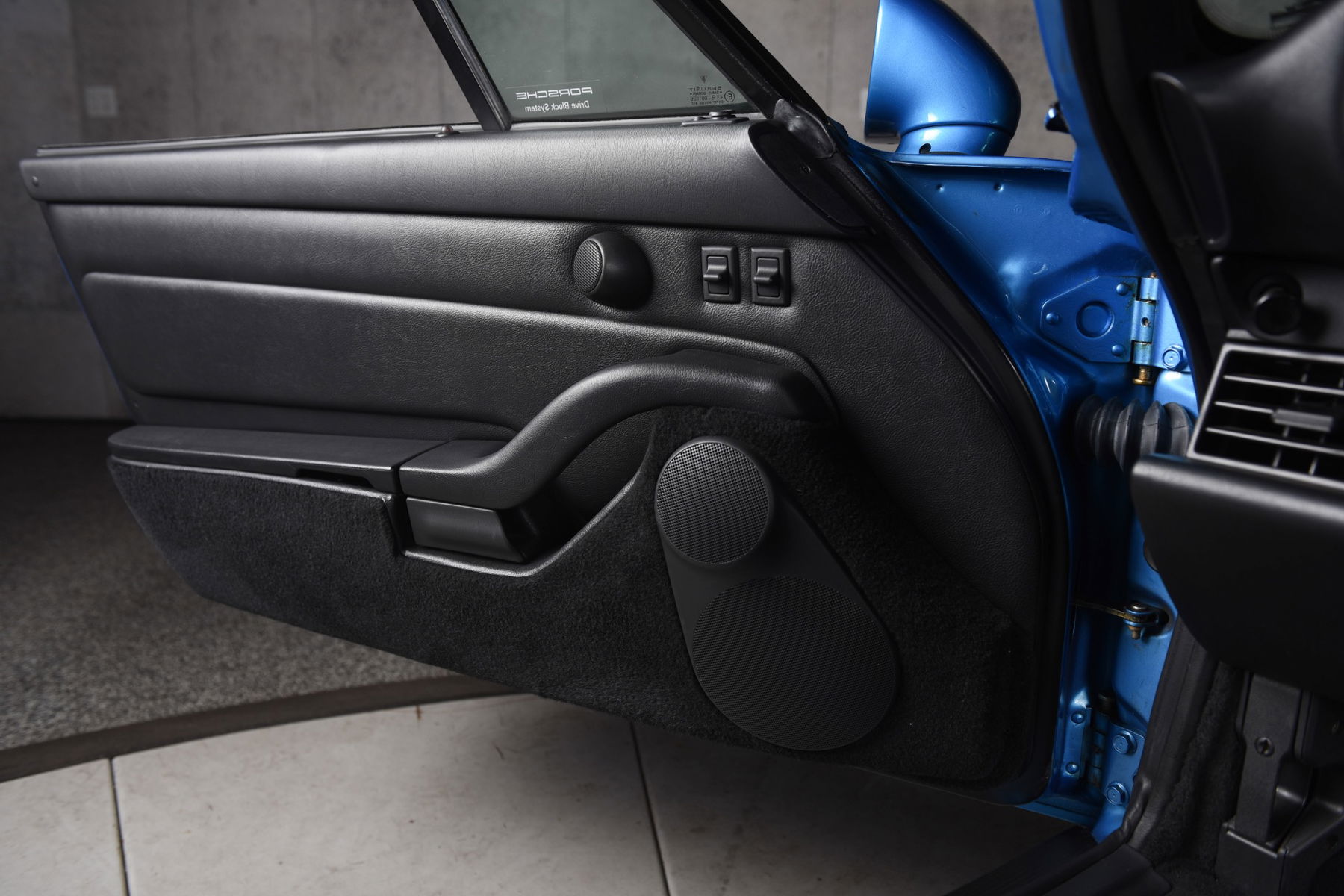Porsche 993 Carrera 1995 - elferspot.com - Marketplace for