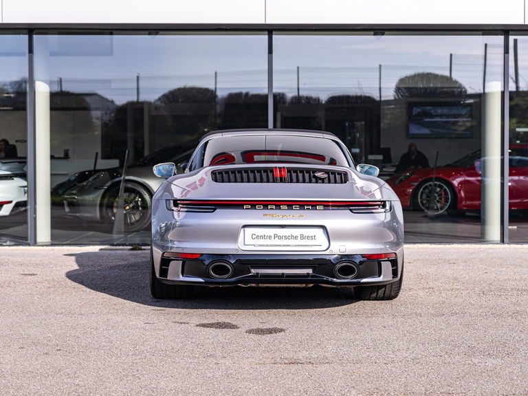 Porsche 992 Heritage Design Edition