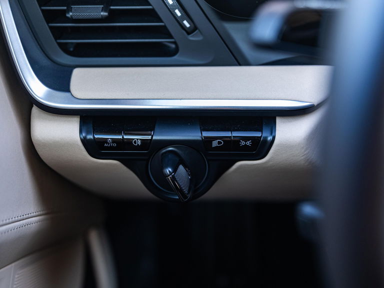 Porsche 992 Heritage Design Edition