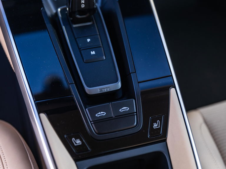 Porsche 992 Heritage Design Edition