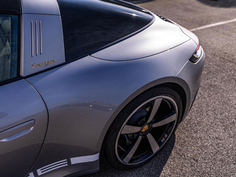 Porsche 992 Heritage Design Edition