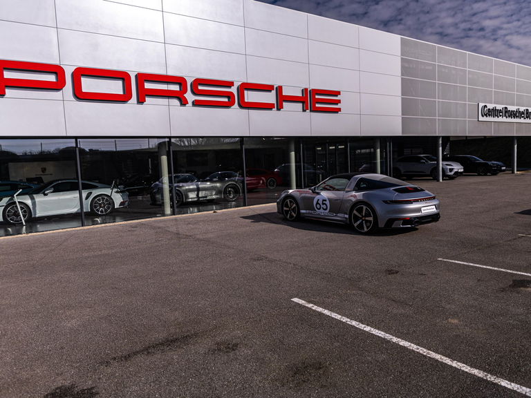 Porsche 992 Heritage Design Edition