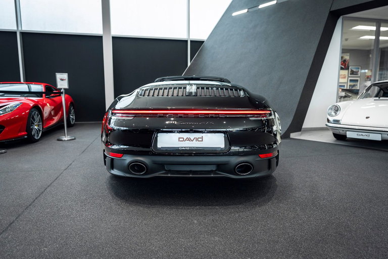 Porsche 992 Carrera GTS