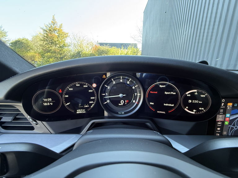 Porsche 992 Carrera 4S