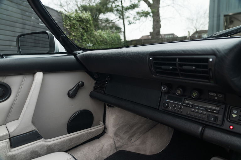 Porsche 911 Carrera 3.2 Speedster