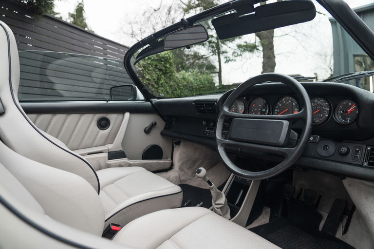 Porsche 911 Carrera 3.2 Speedster