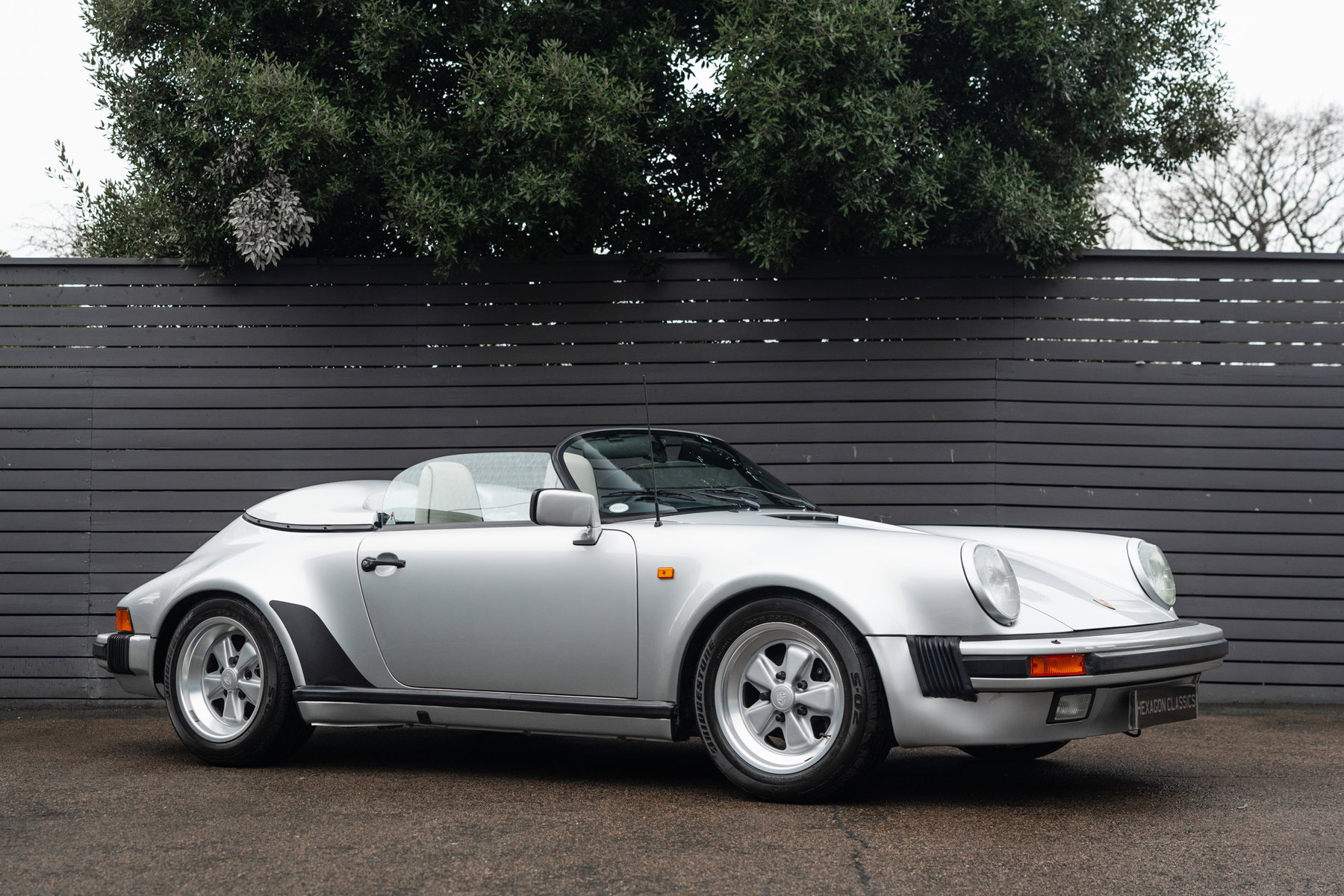 Porsche 911 Carrera 3.2 Speedster 1989 - elferspot.com