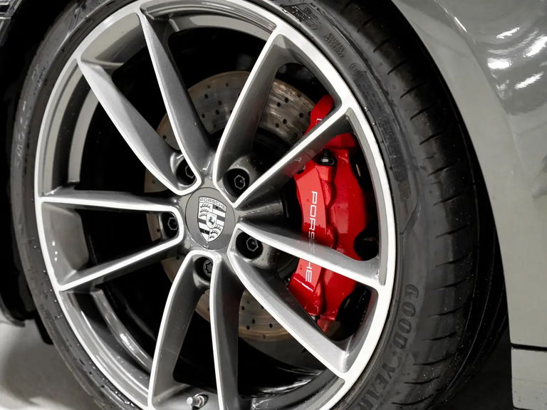 Porsche 992 Carrera 4S