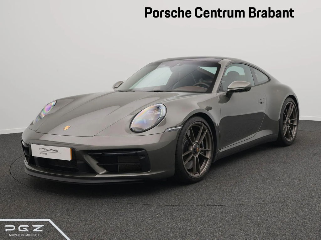 Porsche 992 Carrera 4 GTS