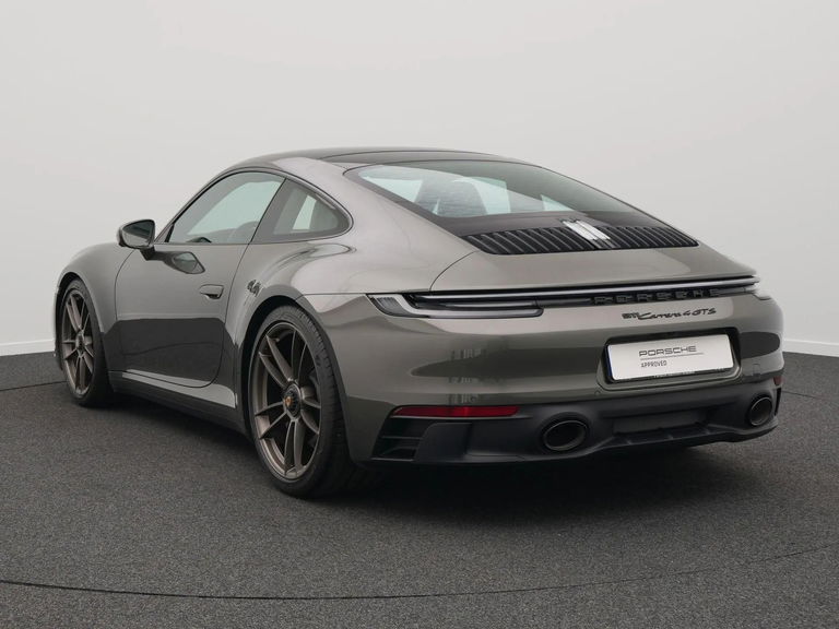 Porsche 992 Carrera 4 GTS