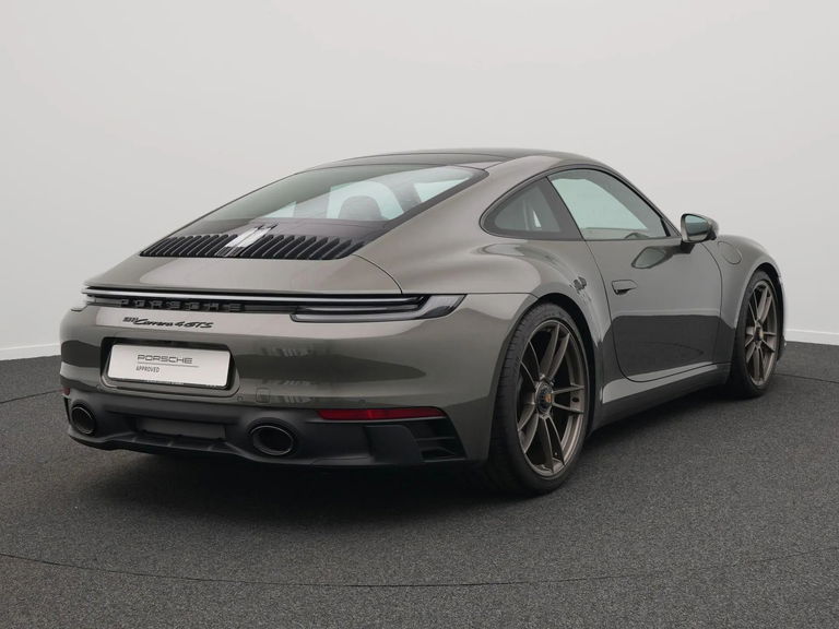 Porsche 992 Carrera 4 GTS