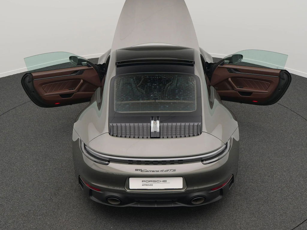 Porsche 992 Carrera 4 GTS