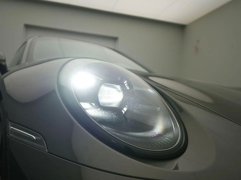 Porsche 992 Carrera 4 GTS