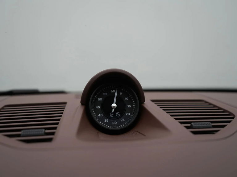 Porsche 992 Carrera 4 GTS