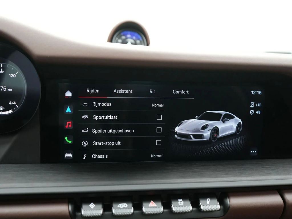 Porsche 992 Carrera 4 GTS