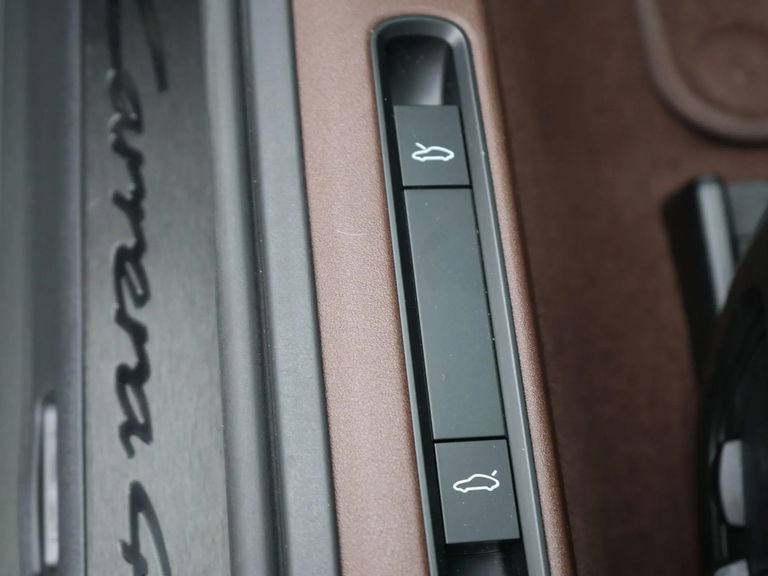 Porsche 992 Carrera 4 GTS