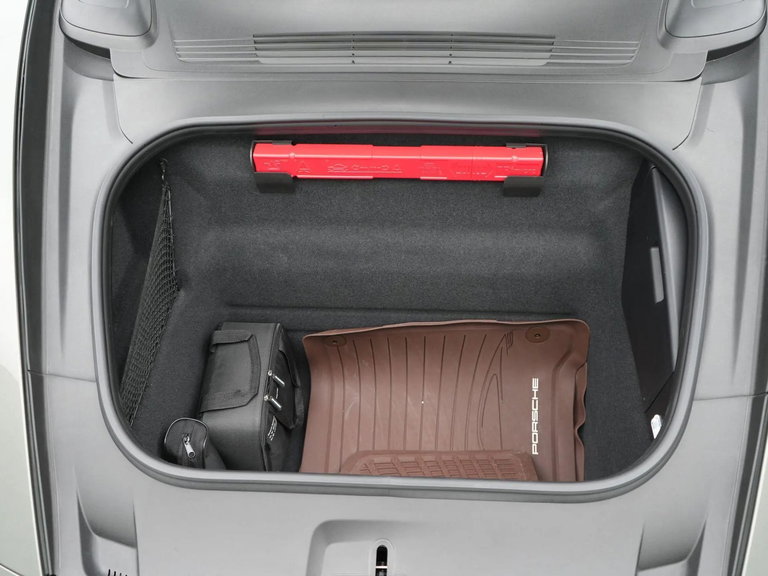 Porsche 992 Carrera 4 GTS